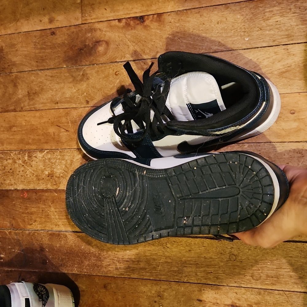 Nike Air Jordan - Picture 3 of 4